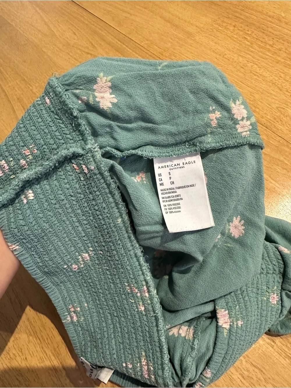 American Eagle Green and Pink Floral Smocked High-Waist Shorts Size Small